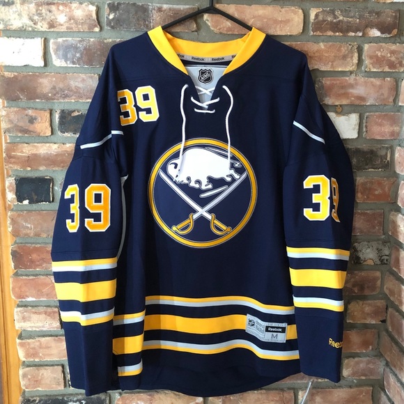 Buffalo Sabres Authentic NHL Jersey - Hasek - Picture 2 of 6